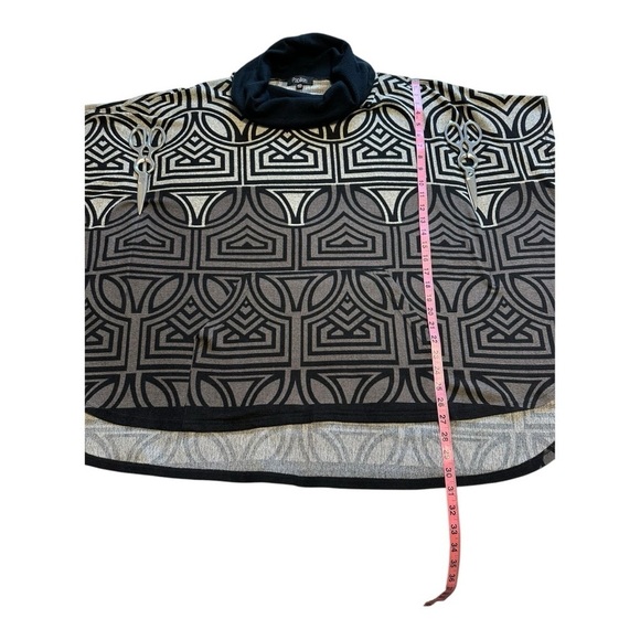 Papillon Poncho Sweater Cowl Neck Geometric Design Knit Beige Womens S/M - Picture 9 of 11